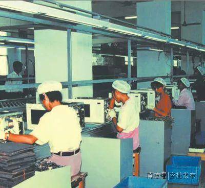 40 năm sống mông lung, không định hướng, 41 tuổi khởi nghiệp, trở thành ‘ông hoàng lò vi sóng’ nổi tiếng toàn thế giới: Mỗi ngày làm 16 tiếng ‘bù’ thời gian nhởn nhơ trước kia!- Ảnh 4. 40 năm sống mông lung, không định hướng, 41 tuổi khởi nghiệp, trở thành ‘ông hoàng lò vi sóng’ nổi tiếng toàn thế giới: Mỗi ngày làm 16 tiếng ‘bù’ thời gian nhởn nhơ trước kia!- Ảnh 4.